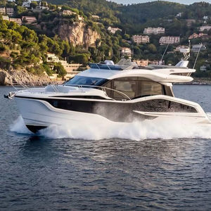 yate a motor de crucero 1