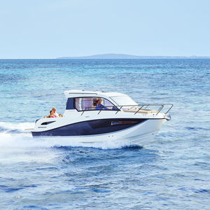 cabin-cruiser intraborda