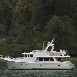 yate a motor de crucero 1