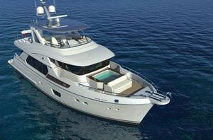 yate a motor para expedición 1