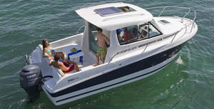cabin-cruiser fueraborda