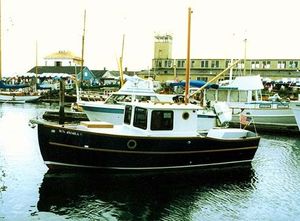 cabin-cruiser intraborda / con hard-top / de madera / clásico
