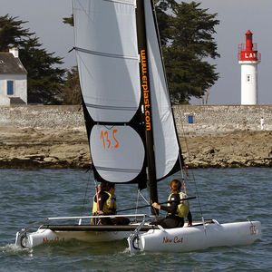 catamarán deportivo de recreo