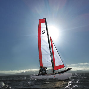 catamarán deportivo para escuela