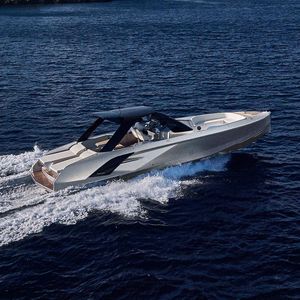 barco cabinado intraborda / bimotor / open / con consola central