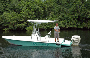 bay boat fueraborda 1