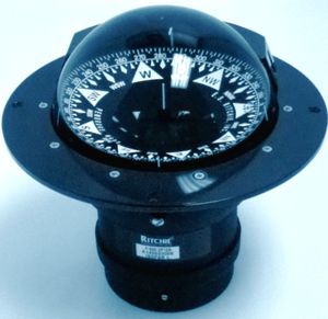 brújula de navegación para barco