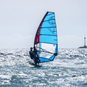 vela de windsurf de deporte