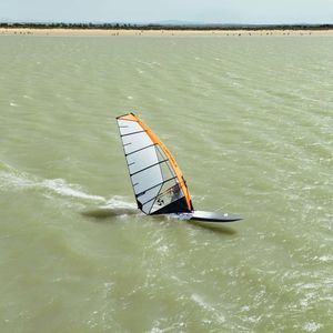 vela de windsurf de viento suave 1