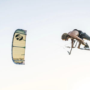 cometa kitesurf C-shape