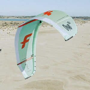 cometa kitesurf C-shape