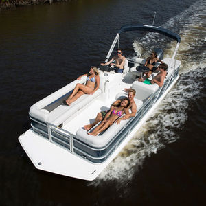 barco pontón fueraborda
