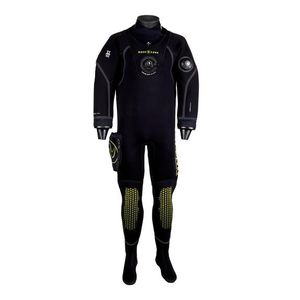 traje seco de buceo