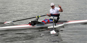 barco de remo de regata / skiff
