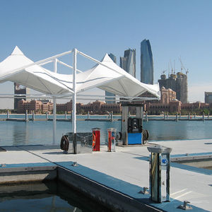 estación de servicio flotante para puerto