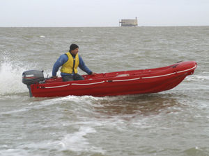 barco profesional barco de salvamento