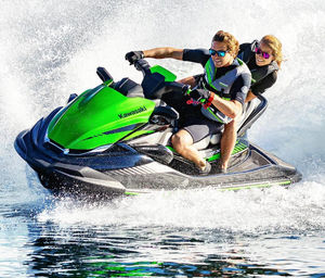 moto de agua sedente