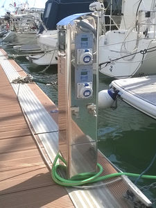 torreta de suministro de agua