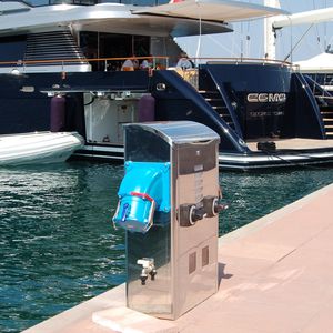 torreta de suministro eléctrico / de suministro de agua / con iluminación integrada / para pantalán