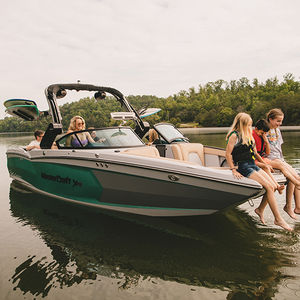 deck-boat intraborda
