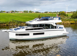 barco cabinado fluvial