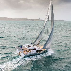 yate de vela de crucero oceánico