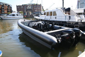 barco profesional fueraborda 1