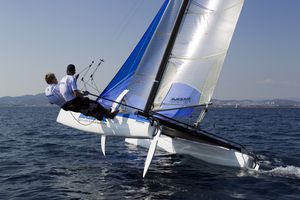 catamarán deportivo para raid costero / doble / doble trapecio / spinnaker asimétrico
