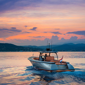 barco open intraborda / bimotor / con consola central / open