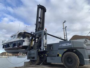 carretilla elevadora para barco