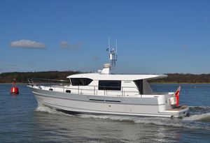 barco cabinado intraborda