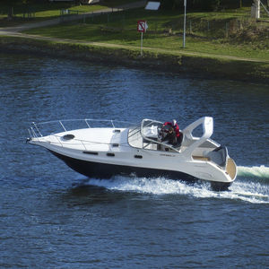 cabin-cruiser intraborda