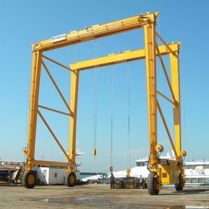 travel lift con dirección en todas las ruedas 1