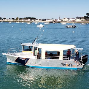 embarcación de apoyo al buceo