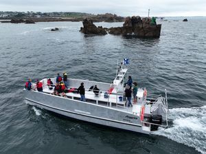 buque especial de apoyo al buceo 1