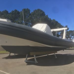 cuna para barco a motor