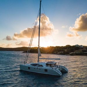 yate de vela catamarán