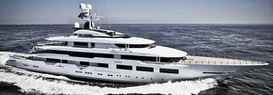 megayate de crucero / raised pilothouse