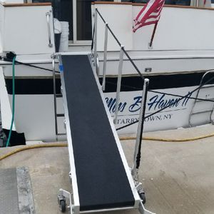 pasarela de barco