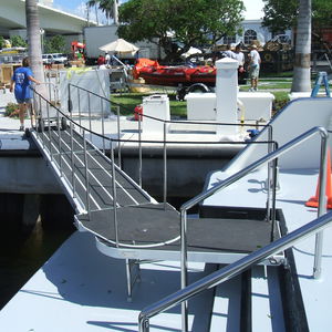 pasarela de barco