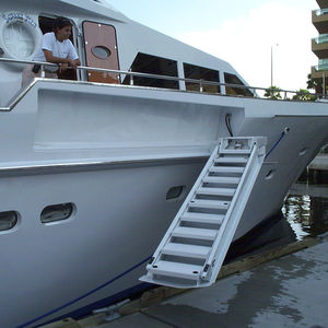 escalera para yate / abatible / de embarque / hidráulica