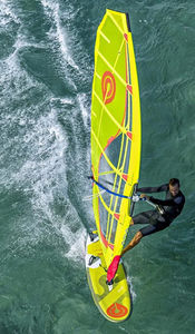 vela de windsurf de deporte