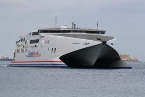 car-ferry catamarán