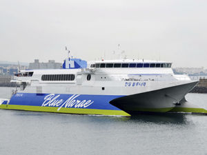 car-ferry catamarán