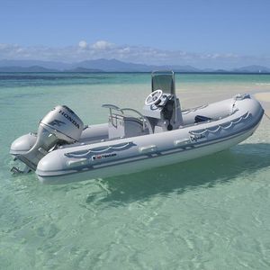 embarcación neumática fueraborda / semirrígida / con consola central / para la pesca