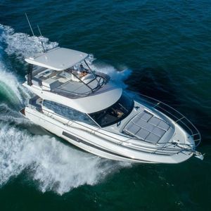barco cabinado intraborda 1