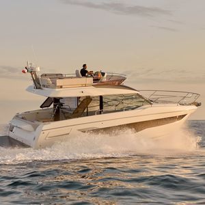 barco cabinado intraborda 1