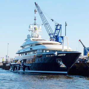 mega-yate de lujo de crucero