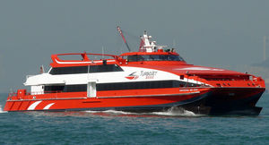 ferri de pasajeros catamarán