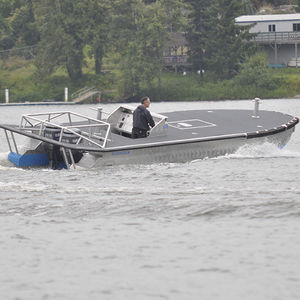 barco profesional lancha amarradora
